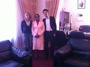 Kevin et Mathilde aux côtés de Madame la Ministre de la Justice Malgache